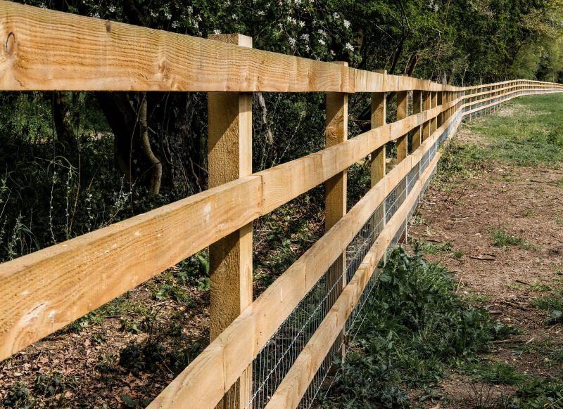 Scalloped Fence Installation in Pearland, TX
