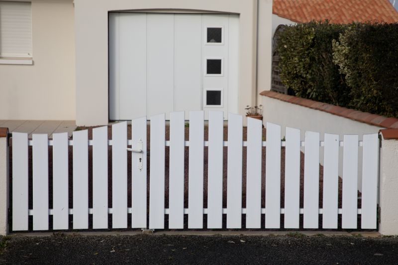 White Pvc Fence Installation in Pearland, TX